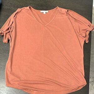 Women’s Blouse - tied sleeves